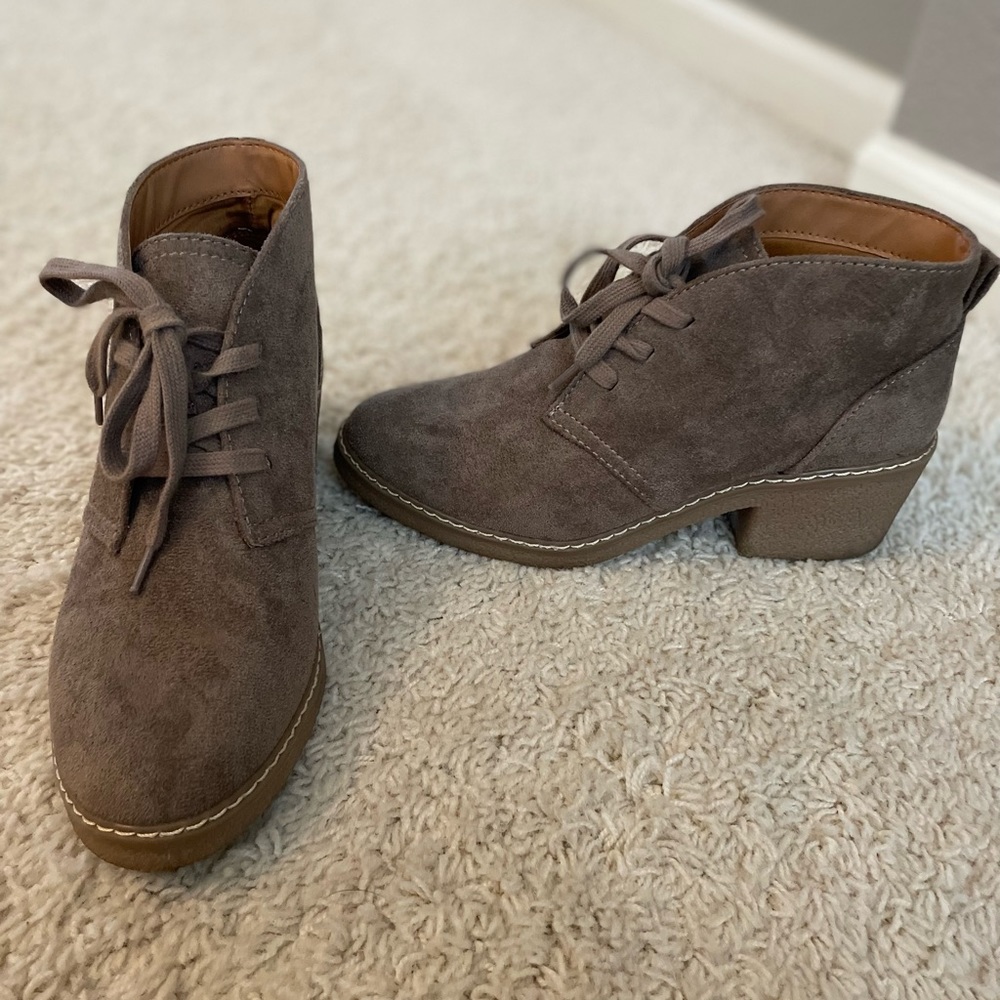 Universal Thread Booties